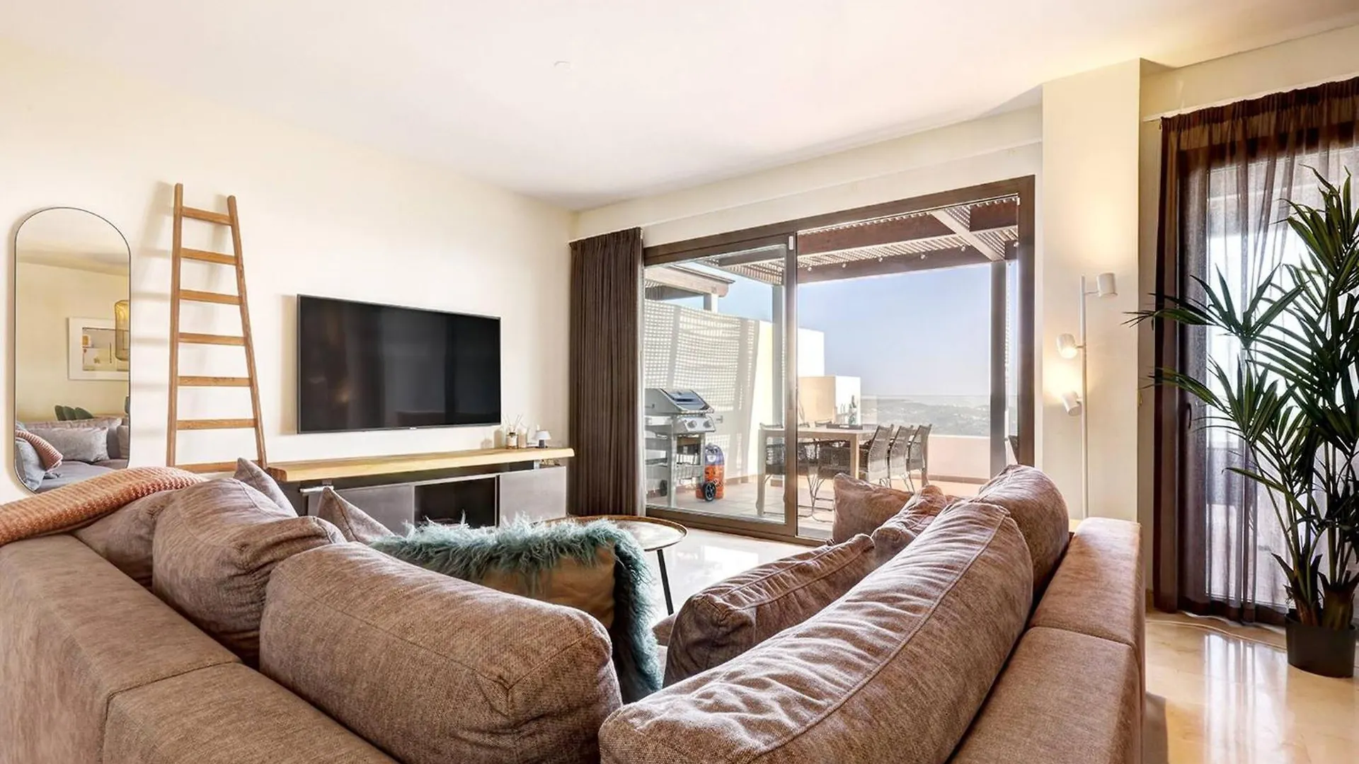 102 Stylish 2 Bed Duplex Penthouse Sea Views & Hot Tub Apartment La Cala De Mijas Spain