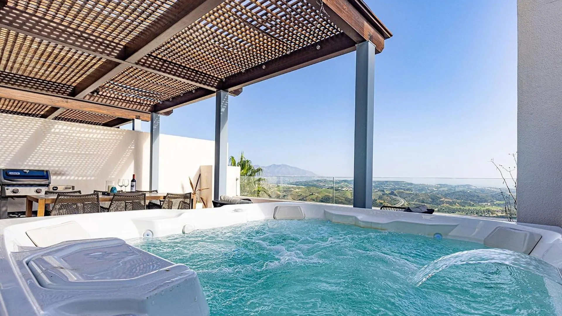102 Stylish 2 Bed Duplex Penthouse Sea Views & Hot Tub Apartment La Cala De Mijas