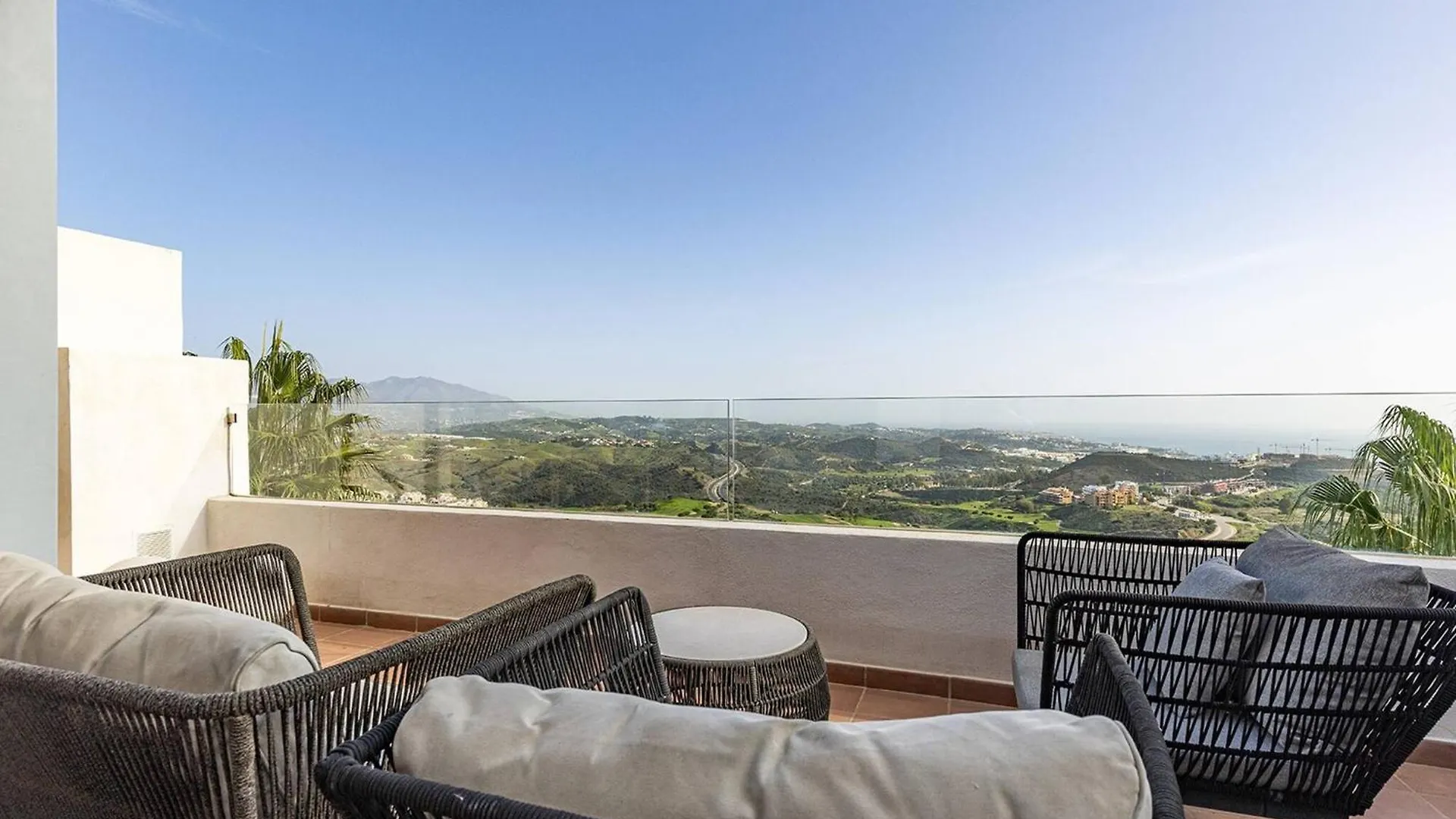 102 Stylish 2 Bed Duplex Penthouse Sea Views & Hot Tub Apartment La Cala De Mijas 0*,