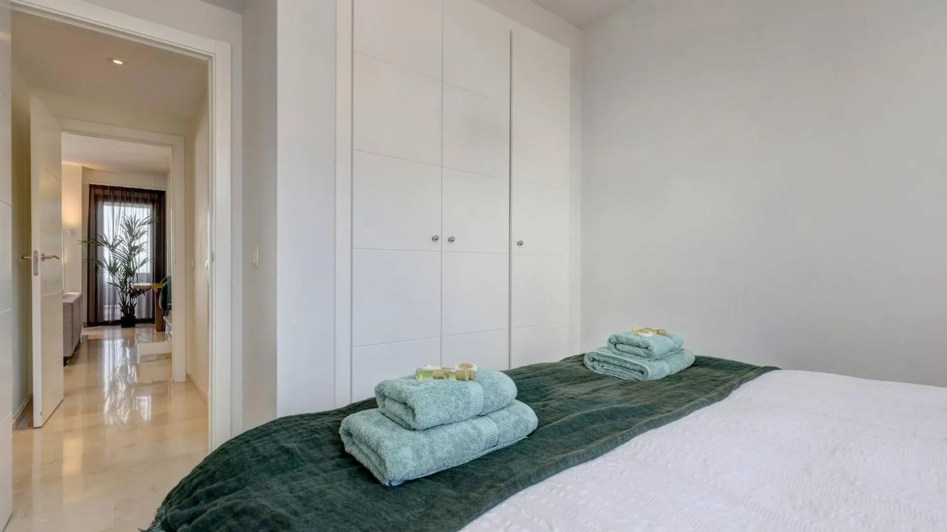 102 Stylish 2 Bed Duplex Penthouse Sea Views & Hot Tub Apartment La Cala De Mijas